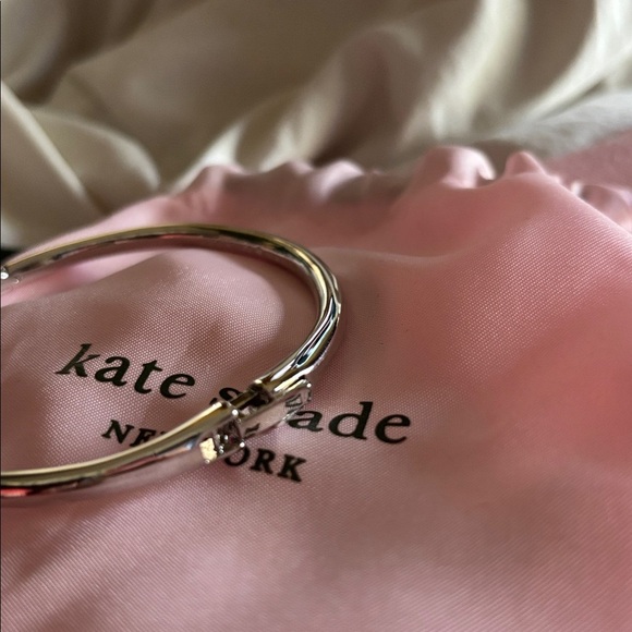 Kate Spade New York Silver Sailors Knot clasp authentic Bracelet - Picture 4 of 6